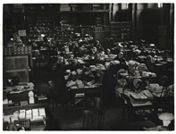 Работники библиотеки в Собольщиковском читальном зале. 1941-1942