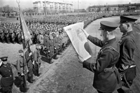 Аркадий Шайхет. Чтение приказа перед отправкой на фронт. Москва. 1941 © Аркадий Шайхет