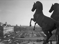 Наум Грановский. Вид с крыши Большого театра на площадь Свердлова. 1950-е © Галерея Люмьер