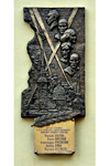 Памятный знак, посвященный героическому подвигу альпинистов - защитников блокадного Ленинграда