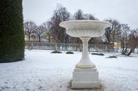 Мраморная ваза XIX века вернулась в Екатерининский парк после реставрации