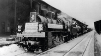 Первый поезд, прибывший с Большой земли, у платформы Финляндского вокзала. Ленинград. 7 февраля 1943