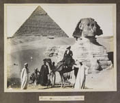 © Неизвестный автор. Каир. Большой сфинкс и пирамида Хеопса. Египет, 1911