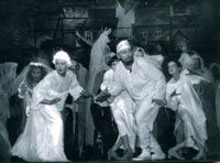 Спектакль ''Скрипач на крыше '' на театральном фестивале в Марселе, 2000 г.