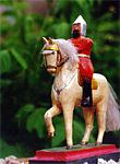 Богатырь на белов коне - деревянная игрушка. Автор. Титенков И.М. 1991 г.