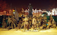 Александр Таратынов и Михаил Дронов. Памятник Ночному дозору, 2004. Амстердам