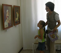 В выставочном центре ''Радуга''  новая экспозиция  - ''Мир детства в живописи''