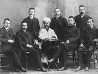 З.Рамеев-Дэрдеменд с сотрудниками журнала Шура и газеты Вакыт, Оренбург 1909 год