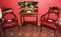 Иркутский музей декабристов презентовал уникальную коллекцию антикварных предметов  XIX в.