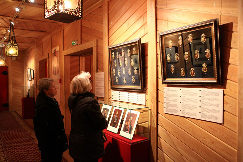Выставка «Портреты монархов дома Романовых» в Коломенском