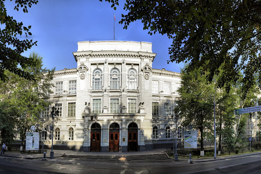 Здание Томского политехнического университета, где расположены музеи