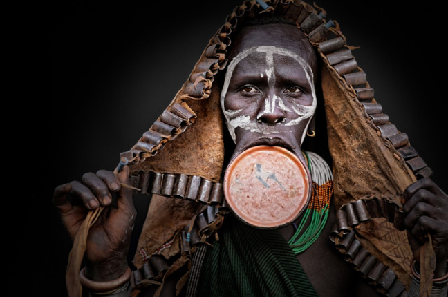 Ольга Мичи. Портрет женщины. Народ сурма. Эфиопия. 2017. Предоставлено автором