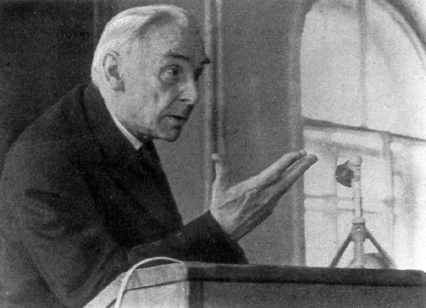 К.А.Федин выступает на филологическом факультете Саратовского университета, 1966 г.