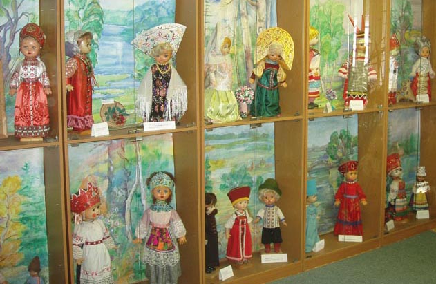 Русские народные костюмы. Музей этнографических костюмов на куклах
