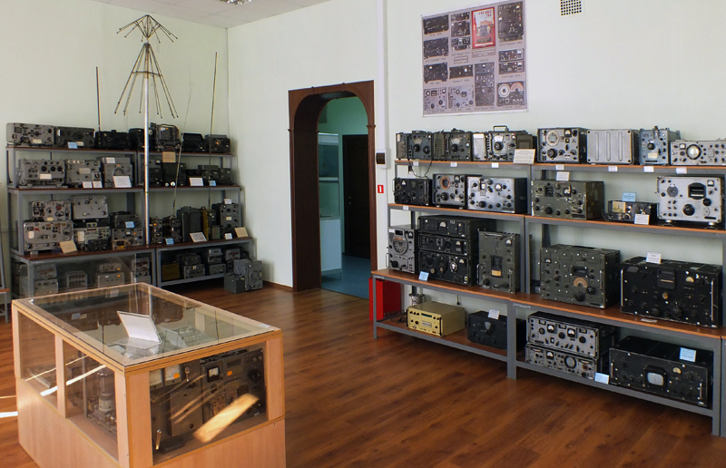 Зал №4, посвященный послевоенной аппаратуре связи. Общий вид экспозиции