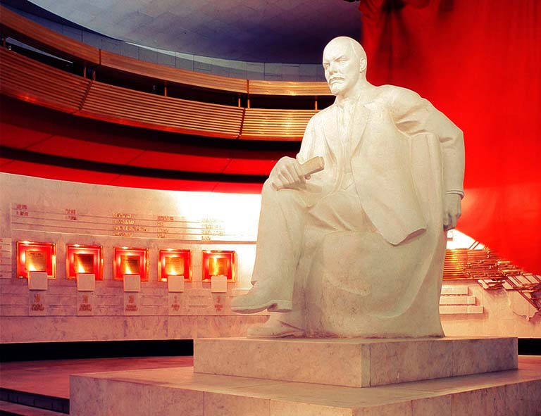Памятник В.И. Ленину в Музее политической истории