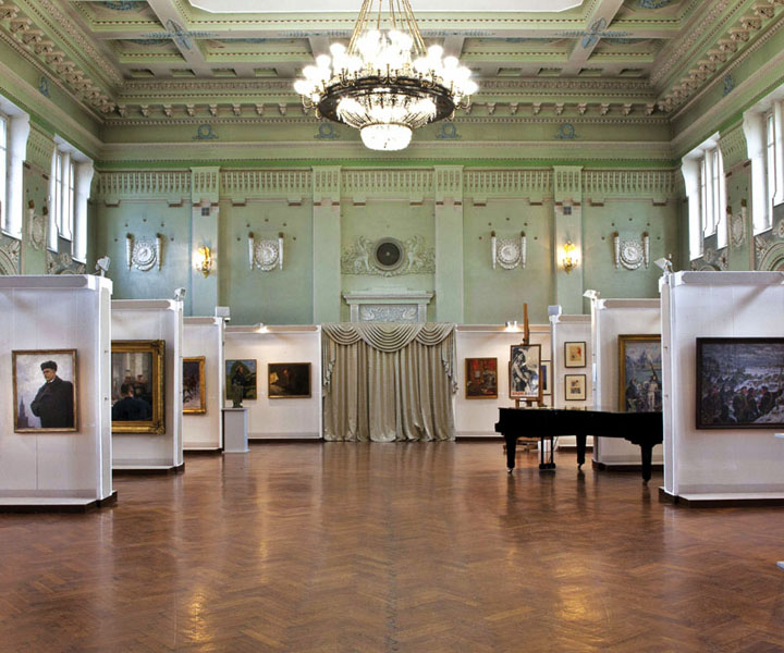 Мраморный зал музея