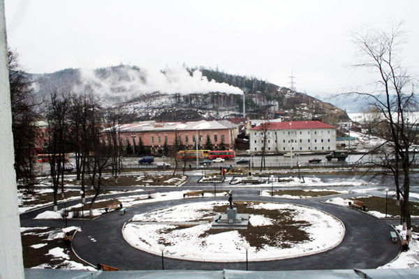 Вид исторической площади перед музеем