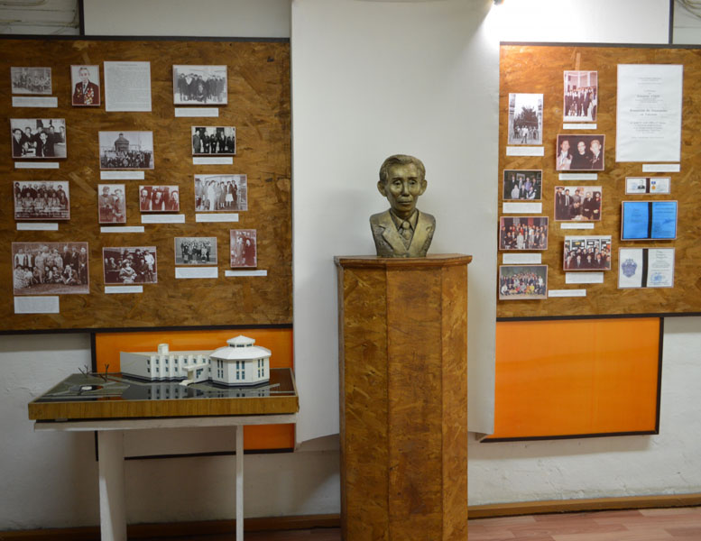 Стенд, посвященный основателю музея К.Д. Уткину