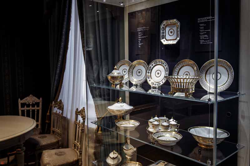 Коллекция керамики в экспозиции музея
