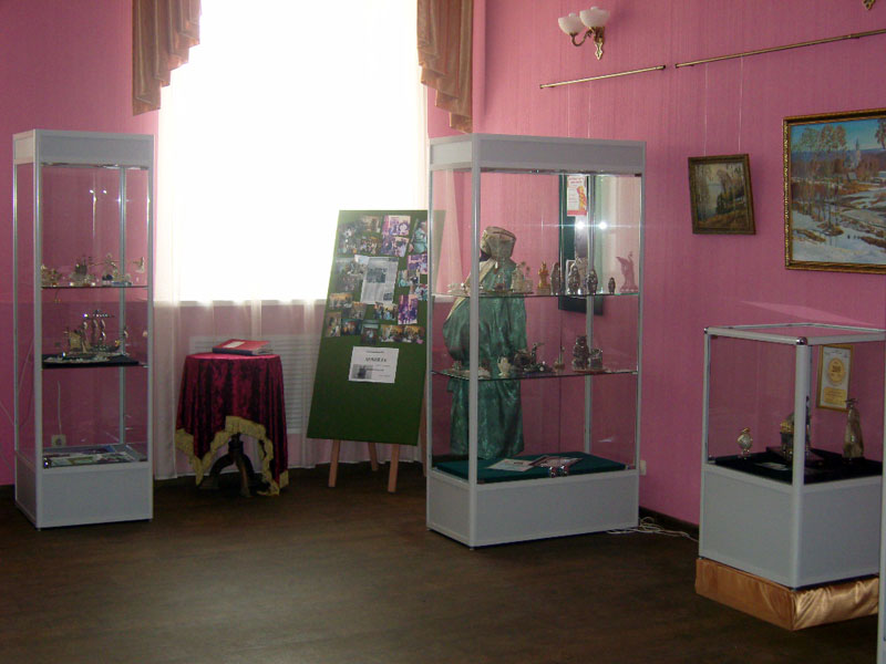 Юбилейная выставка ювелирных изделий из скани В.Н. Полтаева