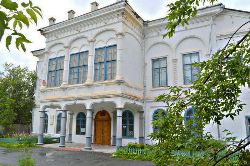 Особняк князей Белосельских-Белозерских, в котором находится краеведческий музей